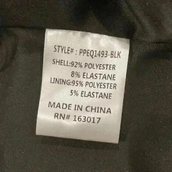 Princess Polly back satin feeling lace front top in size 6 - Picture 5 of 5